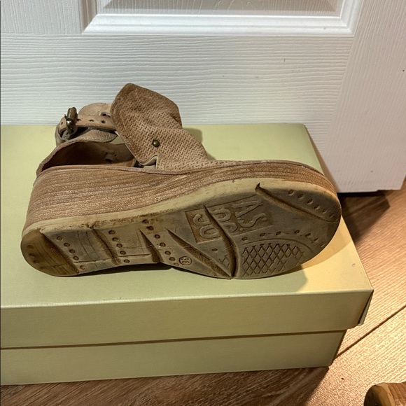 AS 98 Wedge - Picture 6 of 11